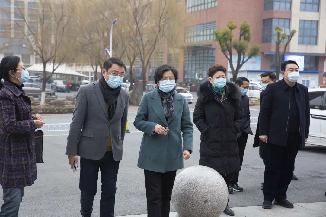  副市长陆晞同志莅临东方总院调研督导疫情防控工作