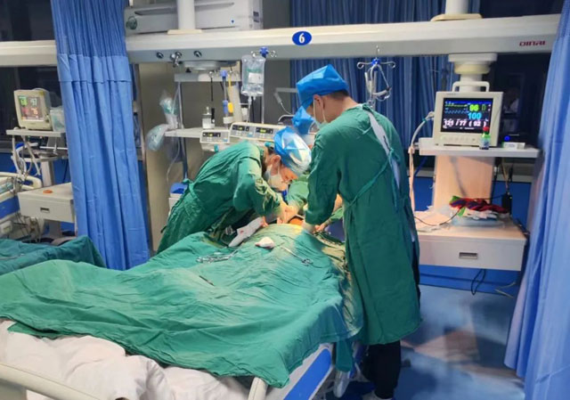 学科联动创造生命接力——凤凰医院多学科联合成功救治危重病人