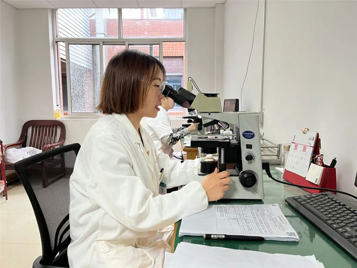 当好“审判官”，责任重千钧——记东方总院病理科行政副主任张桂芹