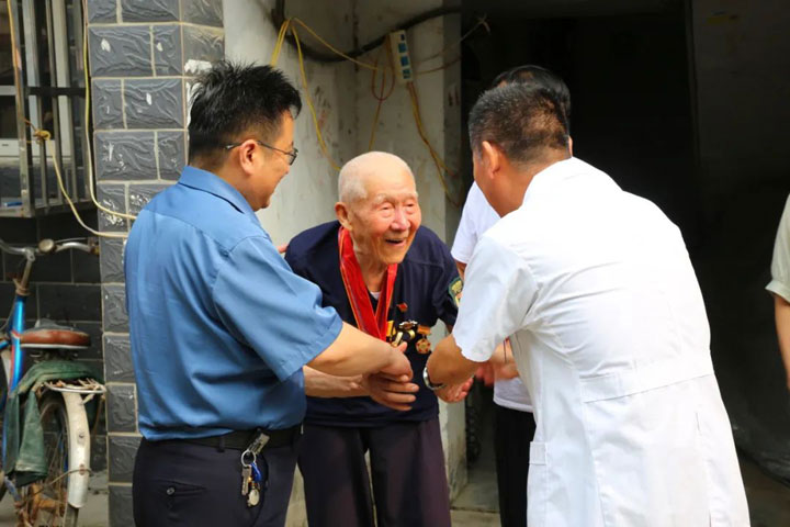 军民鱼水情，拥军铸长城——凤凰医院开展庆祝抗美援朝胜利70周年暨八一建军节系列活动