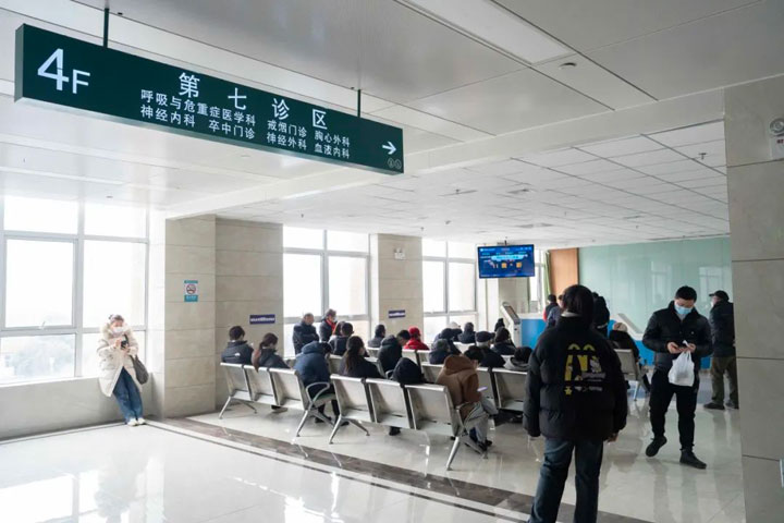 呼吸道传染病高发季：东方专家解读疾病治疗与防护