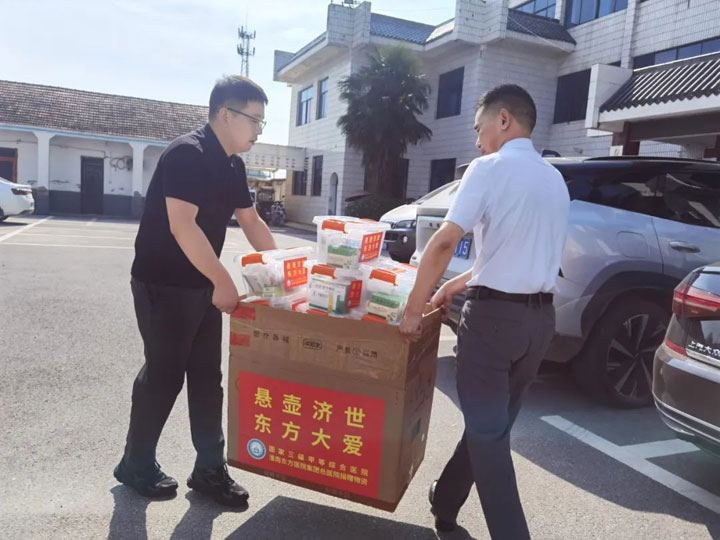 健康筑防线，爱心防洪灾——淮南东方医院集团赴寿县张李乡慰问防汛工作人员