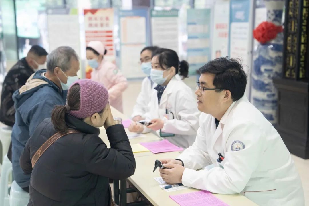 健康聆听，无碍沟通——东方总院耳鼻喉科开展第26个全国“爱耳日”健康咨询活动