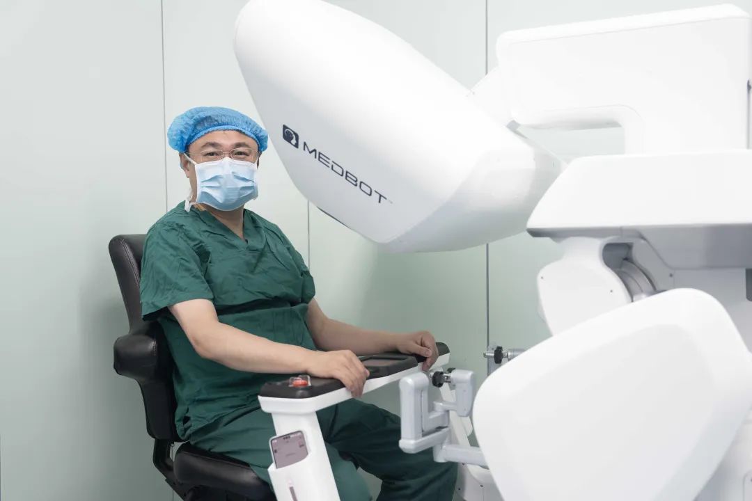 从常态到高效——东方总院普外科一日完成两例机器人手术