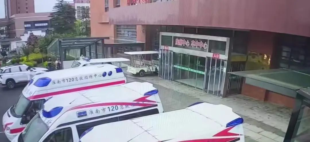 东方速度，生命护航——东方总院急诊科节假日期间成功抢救双侧胫腓骨骨折患者