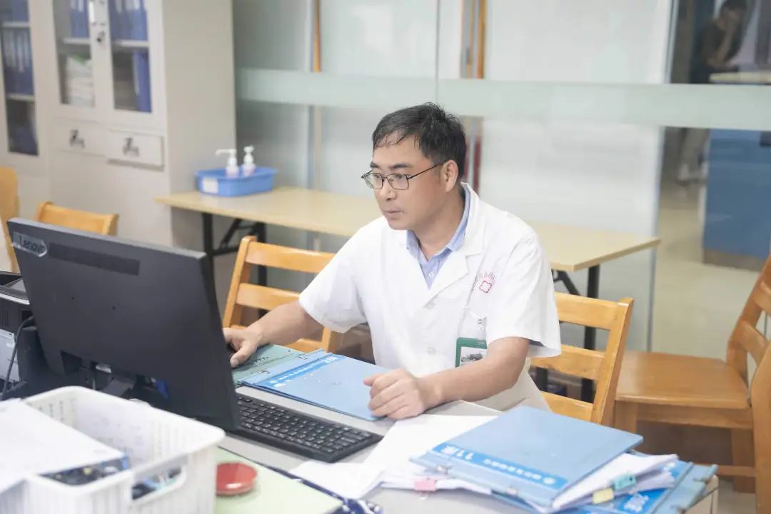 杏林春风拂耳畔，一腔热血巧悬壶——记淮南卫生名医、东方医院集团耳鼻喉科医疗中心院长蔡克万