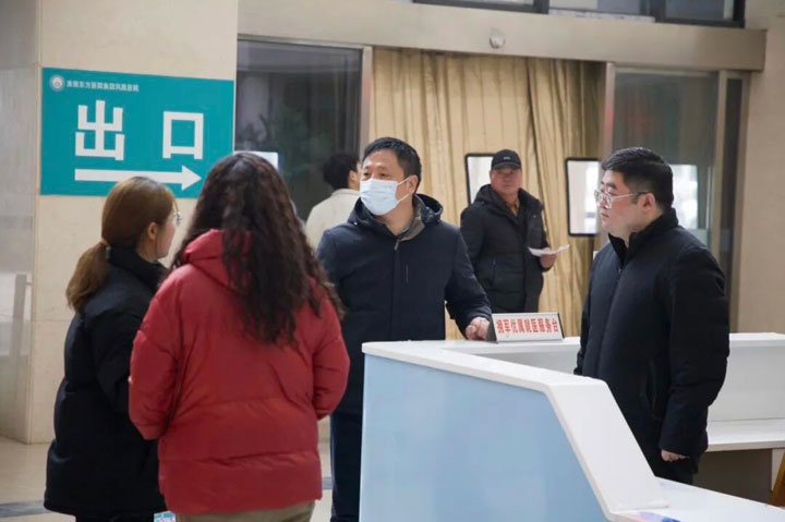 春节就诊有保障，志愿服务在行动——凤凰医院全力保障患者顺畅就诊