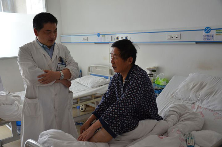 冠心病痛若刀绞 “搭桥术”再续新生--东方总院胸外科成功实施心脏不停跳冠脉搭桥术