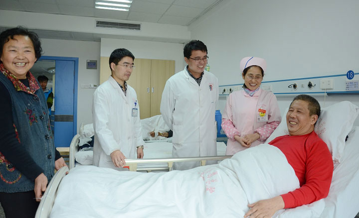 巧手治顽疾   褥疮变“酒窝”